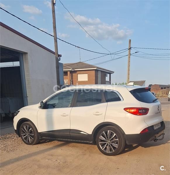 Etiqueta c (verde) Usado 2017 Renault Kadjar Zen SUV | 15.990 € (Precio justo) - Imagen 1/4