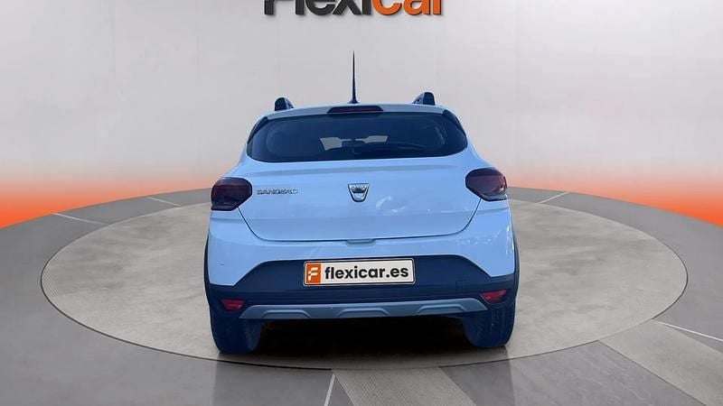 Usado Dacia Sandero Essentiel 91 CV (66 kW) 2022 Blanco Utilitario