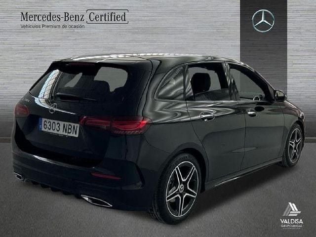 Usado Mercedes B200 AMG line 150 CV (110 kW) 2025 Negro noche Monovolumen