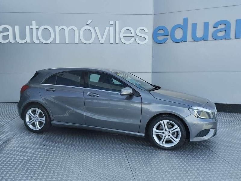 Gris Usado 2014 Mercedes A200 Urban Berlina | 16.500 € (Buen precio) - Imagen 1/4