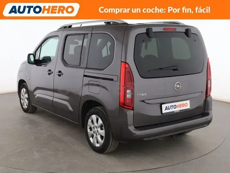Usado Opel Combo Life Innovation 131 CV (96 kW) 2020 Gris / plata Monovolumen