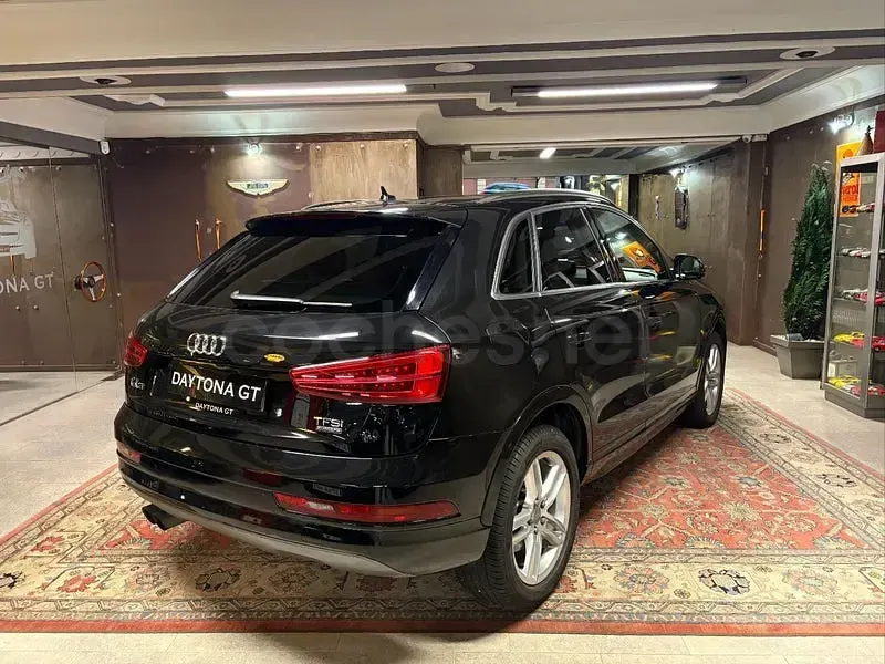 Usado Audi Q3 180 CV (132 kW) 2017 Negro SUV
