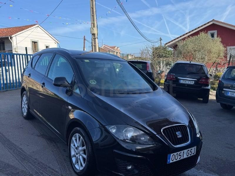 Usado Seat Altea XL Ecomotive 105 CV (77 kW) 2010 Negro Monovolumen