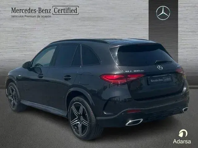 Usado Mercedes GLC300e 333 CV (244 kW) 2025 Gris grafito SUV