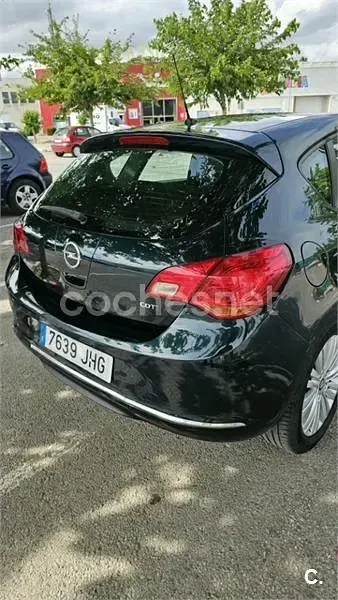 Usado Opel Astra Selective 110 CV (80 kW) 2015 Verde Berlina