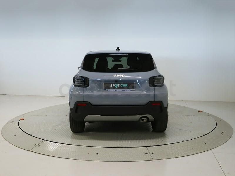 Usado Jeep Avenger Summit 100 CV (73 kW) 2025 Gris / plata SUV