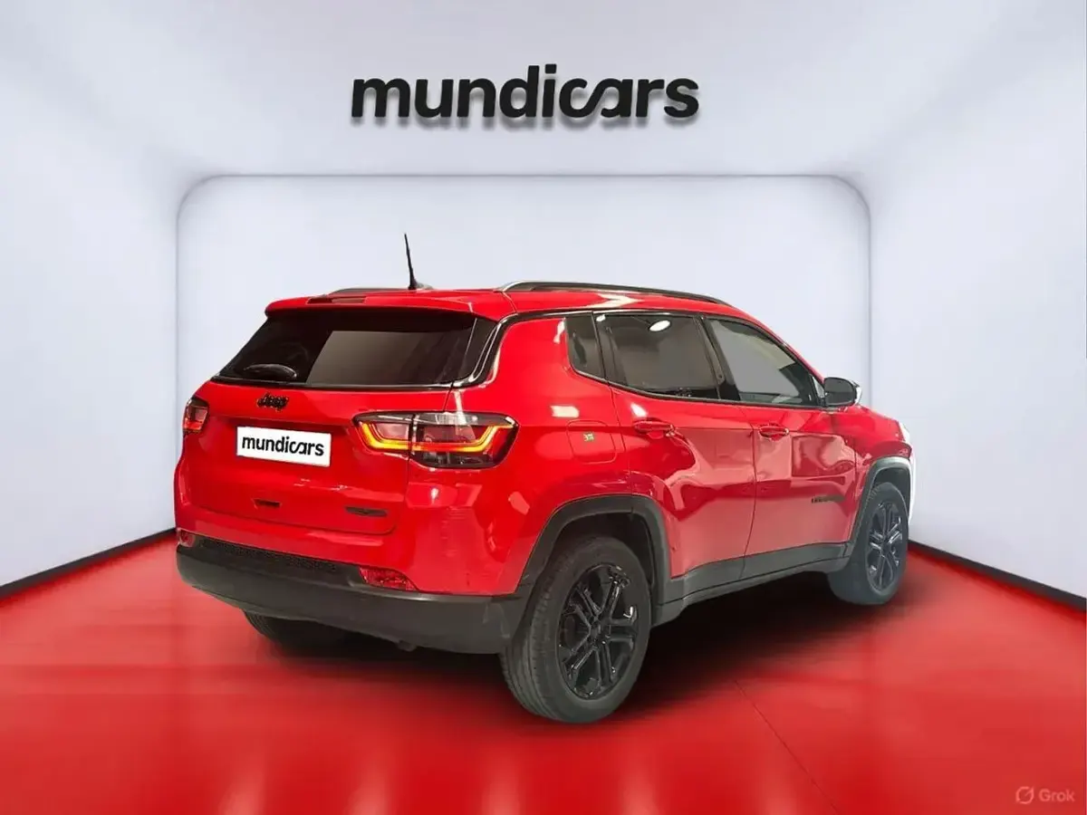 Usado Jeep Compass Night Eagle 131 CV (96 kW) 2022 Naranja SUV