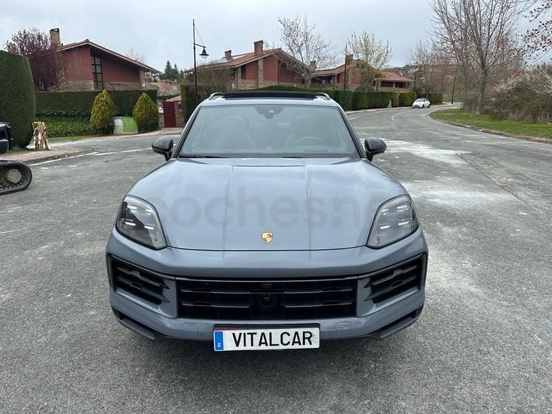 Käytetty Porsche Cayenne 470 HP (345 kW) 2024 Harmaa Katumaasturi