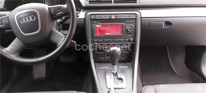 Usado Audi A4 140 CV (102 kW) 2007 Gris / plata Berlina