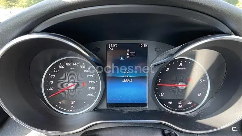 Usado Mercedes C200 150 CV (110 kW) 2019 Gris / plata Familiar