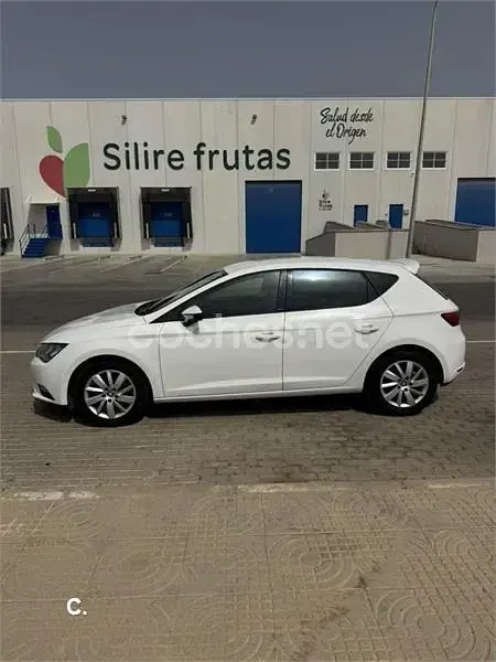 Usado Seat Leon CONNECT 110 CV (80 kW) 2016 Blanco Berlina