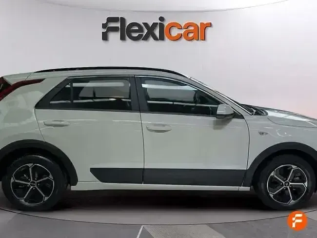 Usado Kia Niro 105 CV (77 kW) 2023 Blanco SUV