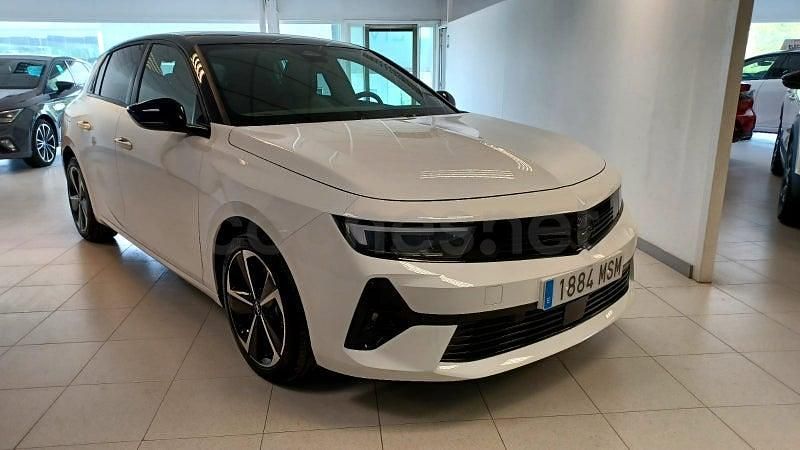 Usado Opel Astra 136 CV (100 kW) 2024 Blanco Berlina