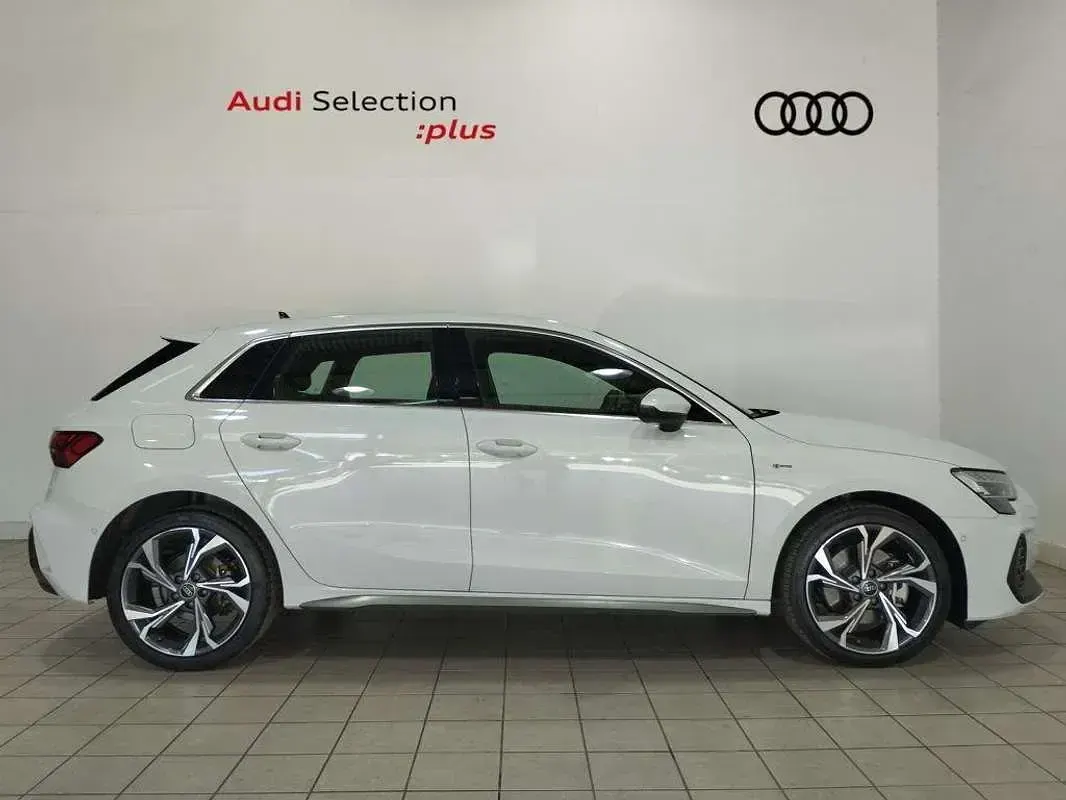 Usado Audi A3 Sportback e-tron S-Line 204 CV (150 kW) 2025 Blanco Utilitario