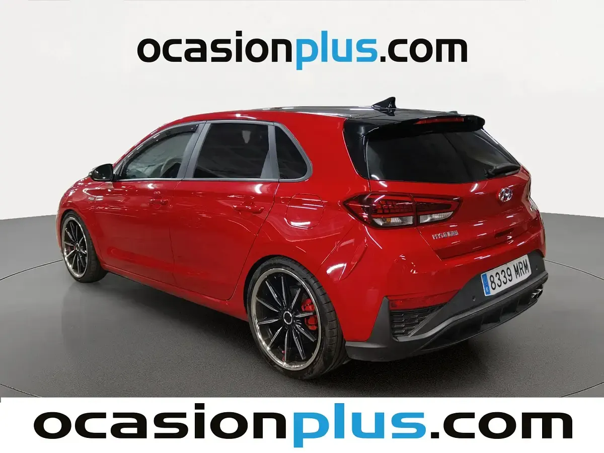 Usado Hyundai i30 N Line 120 CV (88 kW) 2024 Rojo Utilitario