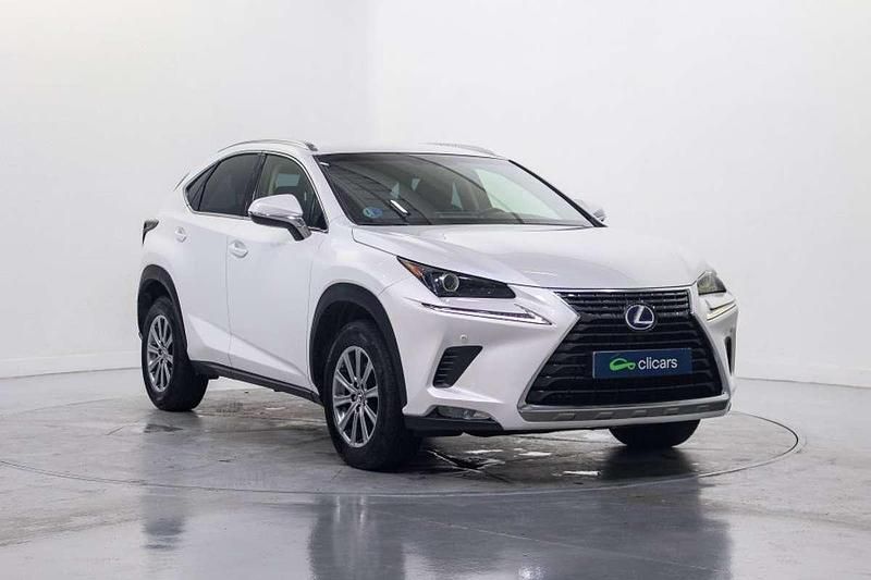 Usado Lexus NX300h Sport Line 155 CV (114 kW) 2018 Blanco SUV
