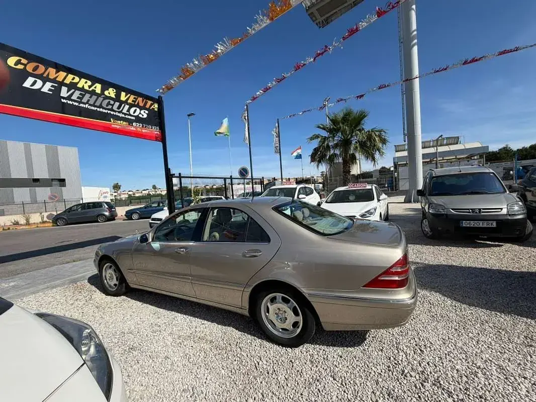 Usado Mercedes S320 197 CV (144 kW) 2000 Beige Berlina