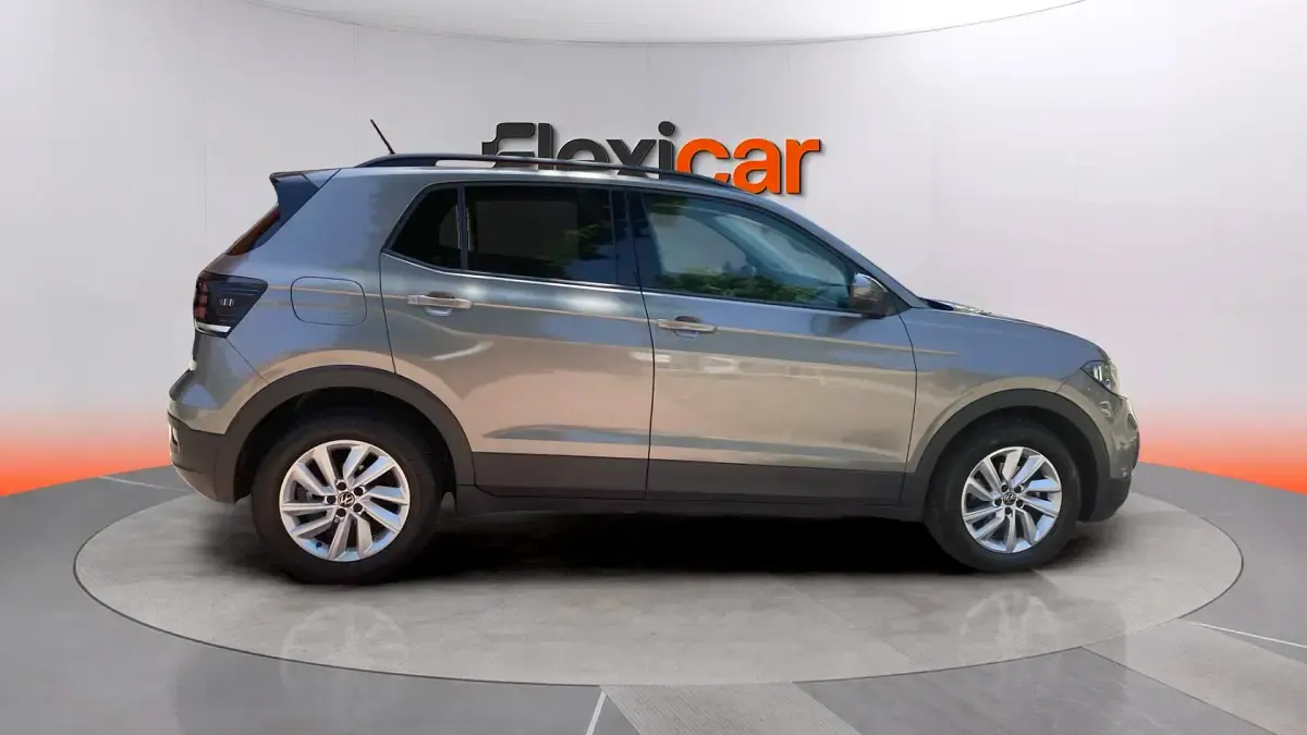 Usado VW T-Cross Advance 110 CV (80 kW) 2021 Gris SUV