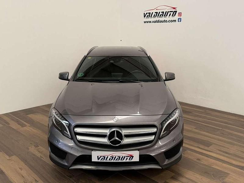 Usado Mercedes GLA220 AMG line 177 CV (130 kW) 2016 Gris / plata SUV