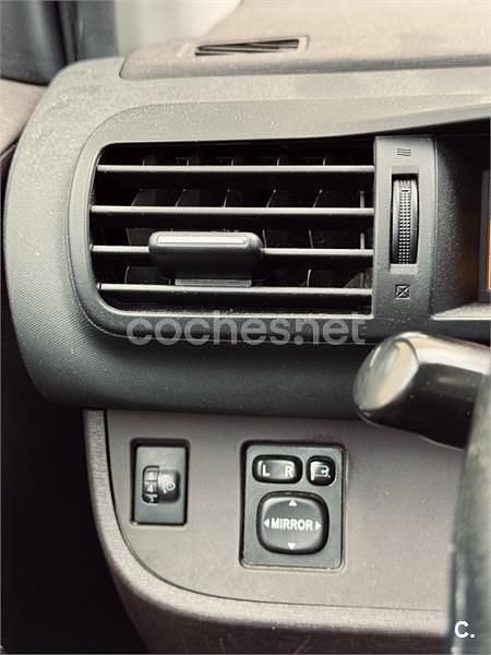 Usado Toyota iQ 68 CV (50 kW) 2009 Negro Utilitario