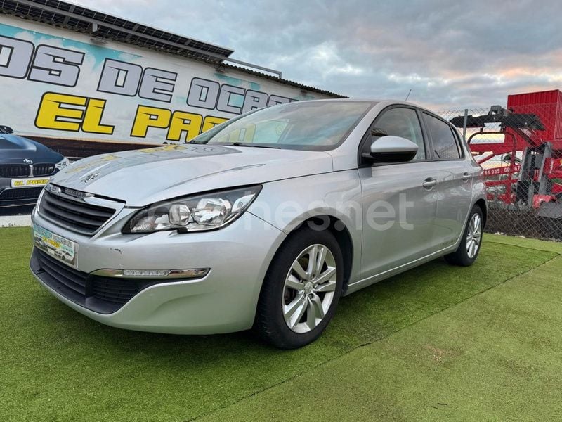 Usado Peugeot 308 Access 130 CV (95 kW) 2014 Gris / plata Berlina