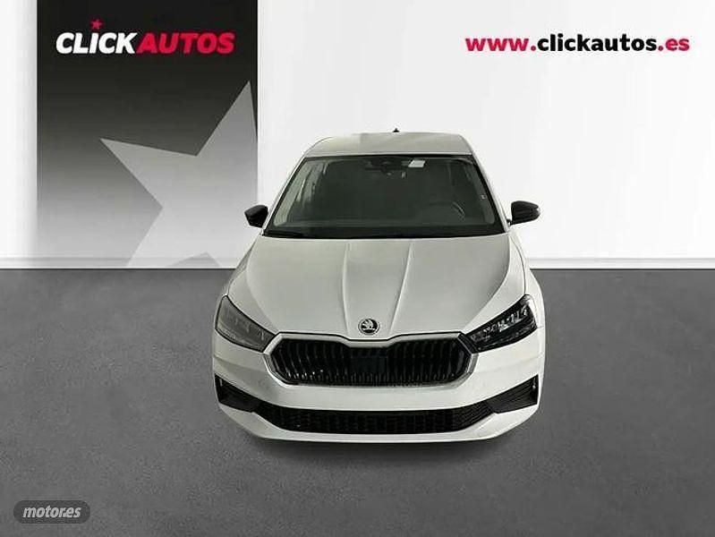 Usado Skoda Fabia Essence 80 CV (58 kW) 2025 Blanco Berlina
