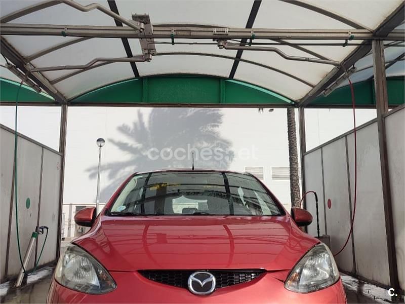 Usado Mazda 2 Active 75 CV (55 kW) 2008 Granate Berlina