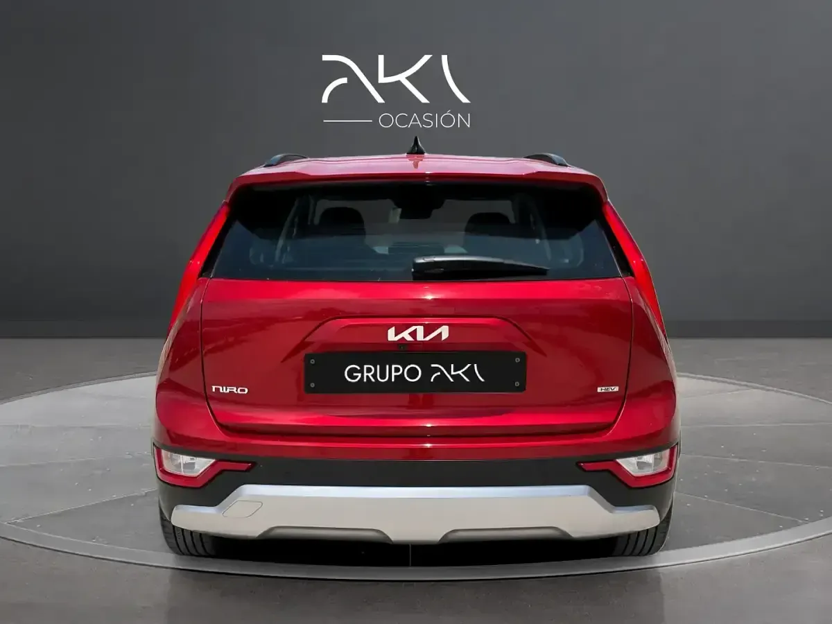 Usado Kia Niro 129 CV (94 kW) 2025 Gris / plata SUV