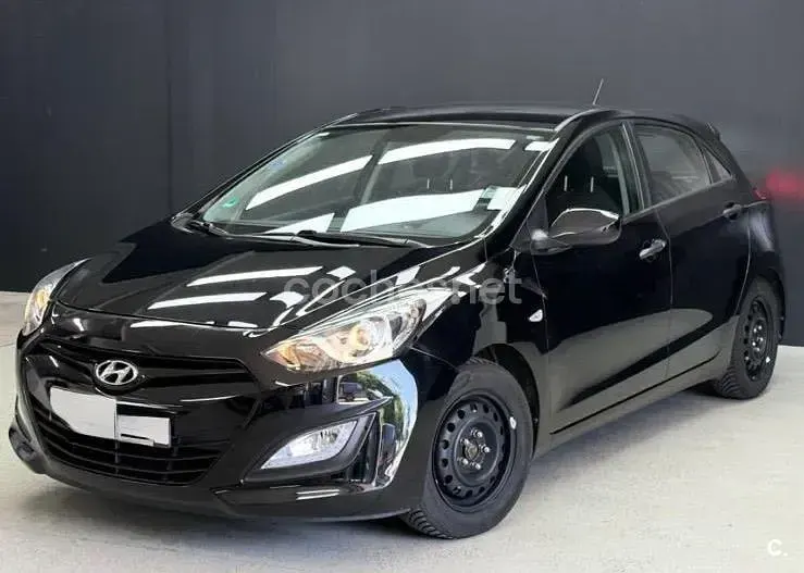Usado Hyundai i30 100 CV (73 kW) 2012 Negro Berlina