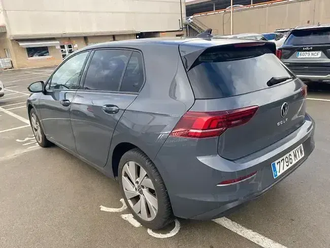 Usado VW Golf VIII 115 CV (84 kW) 2025 Gris