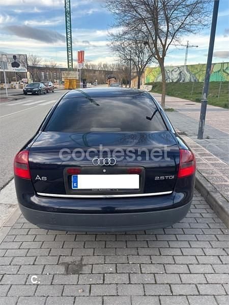 Usado Audi A6 150 CV (110 kW) 2000 Azul Berlina