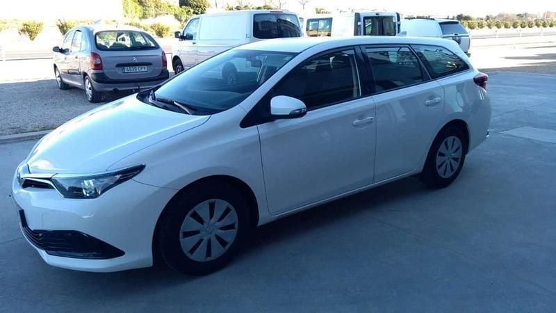 Blanco Usado 2016 Toyota Auris Touring Sports Active Familiar | 8499 € - Imagen 1/4