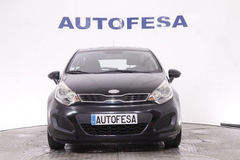 Usado Kia Rio Active 84 CV (61 kW) 2013 Negro