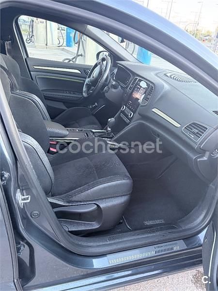 Usado Renault Mégane 160 CV (117 kW) 2023 Gris / plata Berlina