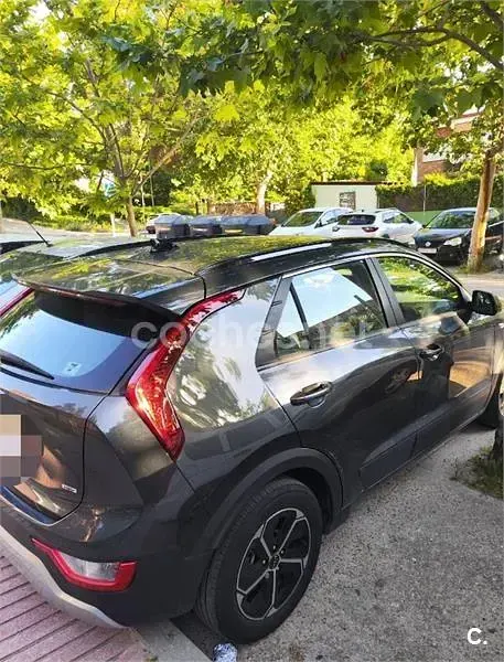 Usado Kia Niro 141 CV (103 kW) 2023 Gris / plata SUV