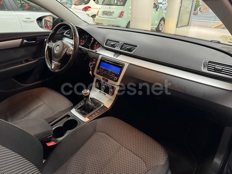 Usado VW Passat Edition 105 CV (77 kW) 2011 Gris / plata Berlina