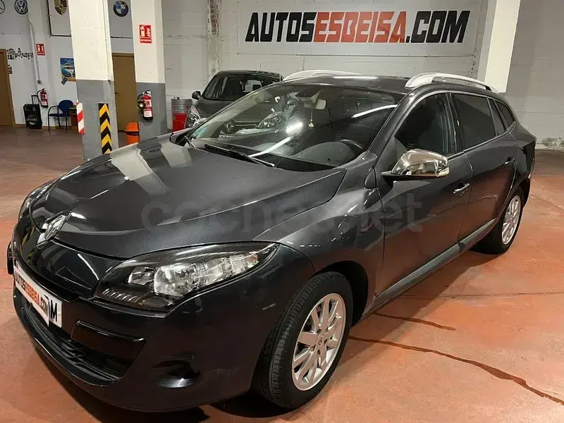 Usado Renault Mégane Dynamique 110 CV (80 kW) 2011 Gris / plata Berlina