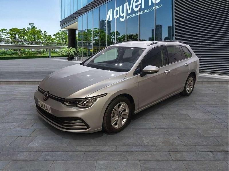 Plateado Usado 2021 VW Golf VIII Life Familiar | 19.600 € (Precio justo) - Imagen 1/4