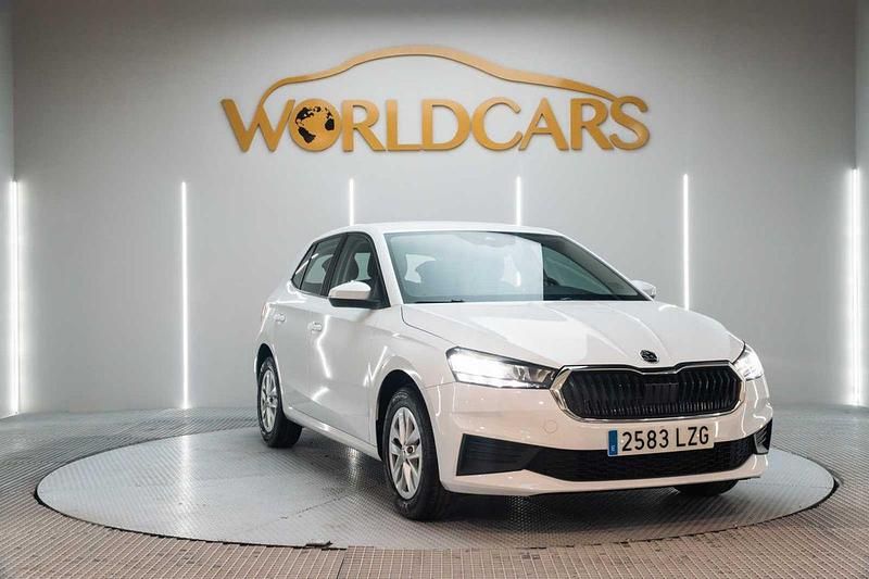 Usado Skoda Fabia 95 CV (69 kW) 2022 Blanco Berlina