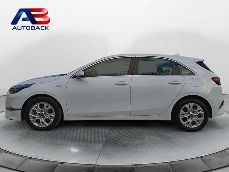 Usado Kia Ceed 101 CV (74 kW) 2022 Blanco Utilitario