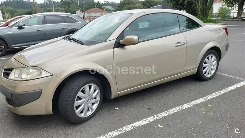 Usado Renault Mégane Cabriolet Dynamique 130 CV (95 kW) 2008 Beige Descapotable