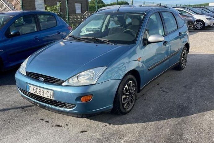 Usado 2000 Ford Focus Ambiente | 2499 € (Buen precio) - Imagen 1/4