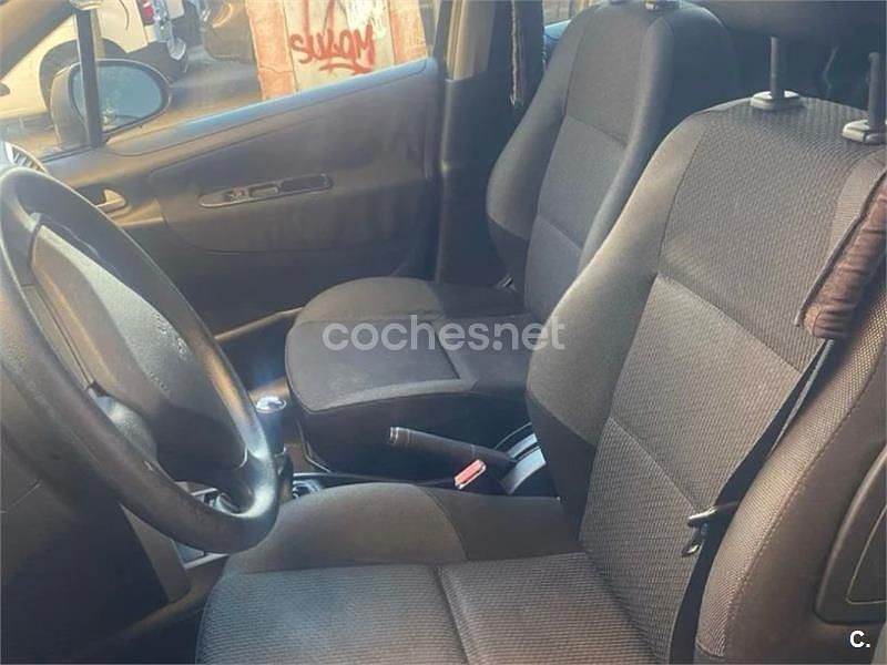 Usado Peugeot 207 75 HP (55 kW) 2012 Preto Sedan