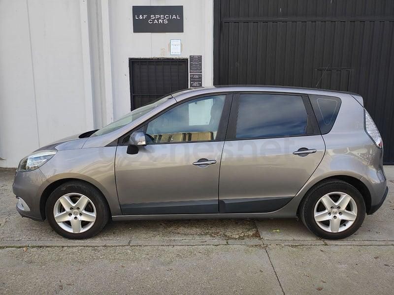 Usado Renault Scénic III Expression 110 CV (80 kW) 2012 Gris / plata Monovolumen