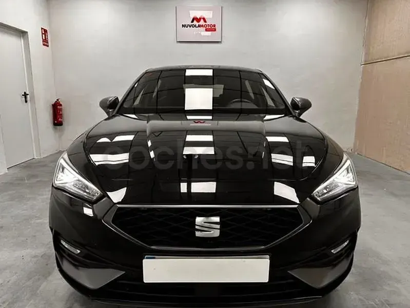 Usado Seat Leon FR 150 CV (110 kW) 2021 Negro Berlina