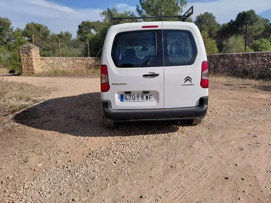 Usado Citroën Berlingo Feel 76 CV (55 kW) 2019 Blanco Monovolumen