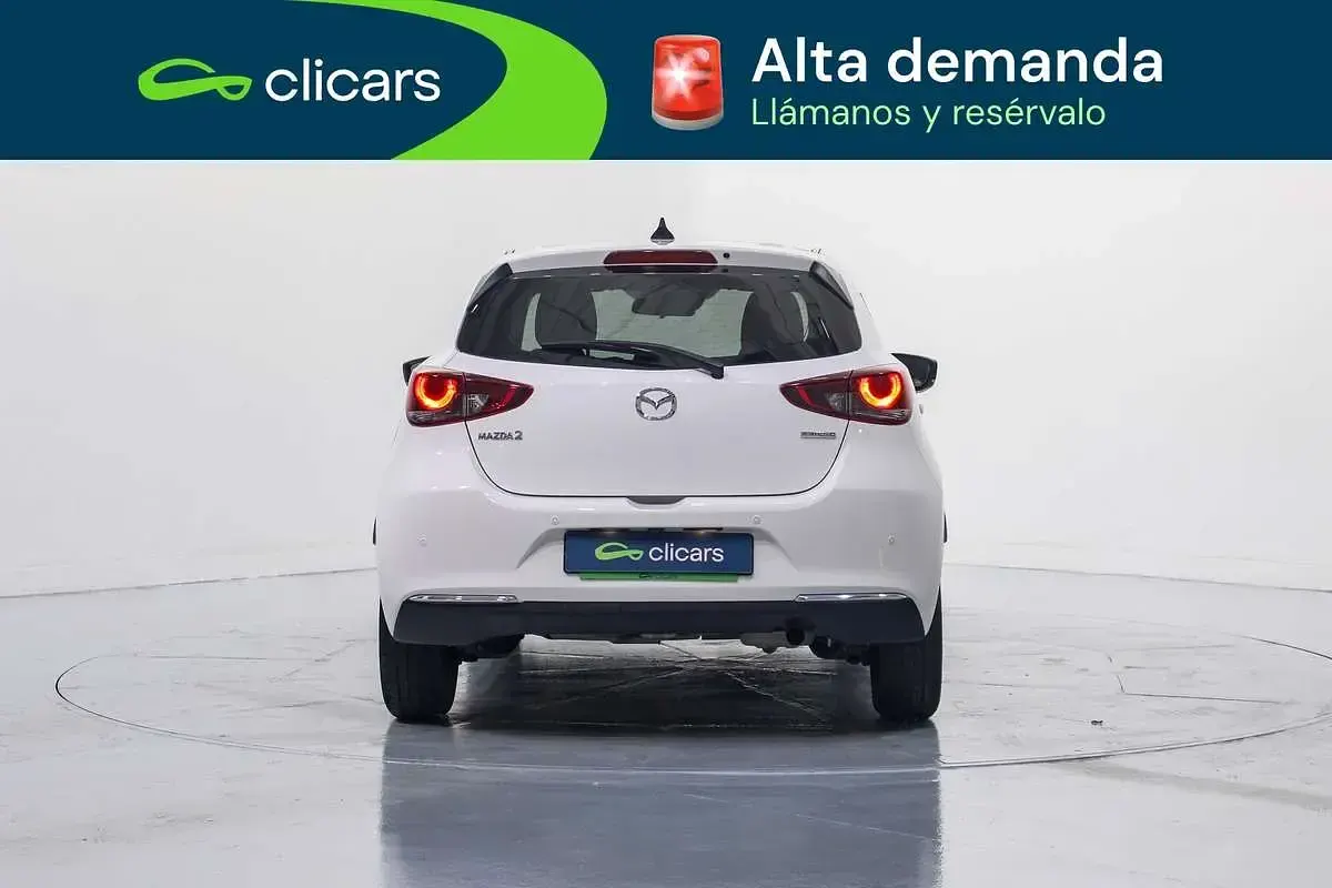 Usado Mazda 2 Homura-Line 90 HP (66 kW) 2022 Branco Sedan