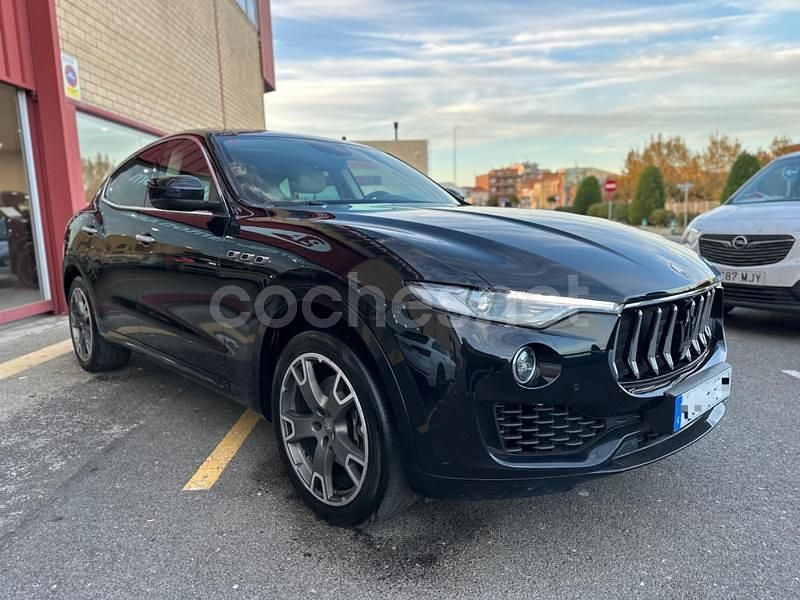 Usado Maserati Levante 275 CV (202 kW) 2018 Negro SUV