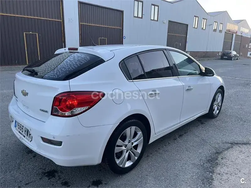 Usado Chevrolet Cruze LT 163 CV (119 kW) 2015 Blanco Berlina