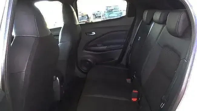 Usado Nissan Juke N-Connecta 114 CV (83 kW) 2024 Gris SUV